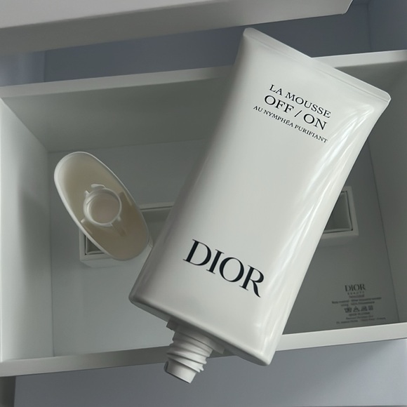 DIOR BEAUTY white lacquered wooden box with mirror & LA MOUSSE OFF/ON CLEANSER - Picture 10 of 17